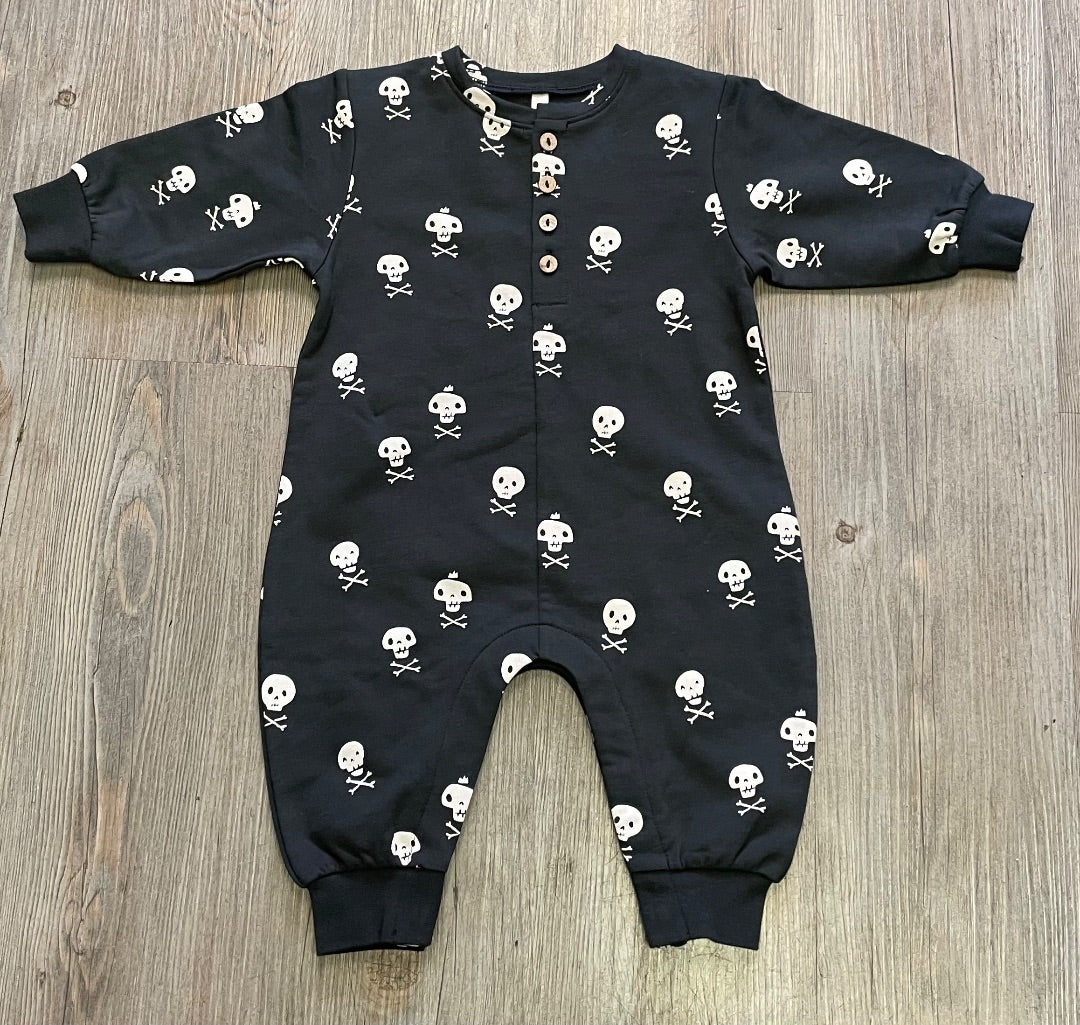 Black Quincy Mae Relaxed Fleece Jumpsuit Crossbones, 3-6M