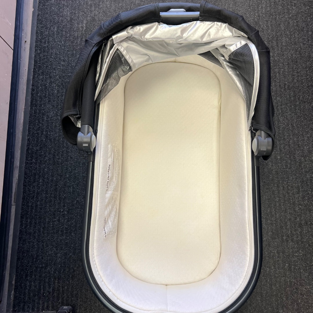 Black UppaBaby Vista Stroller Bassinet, 2015Y