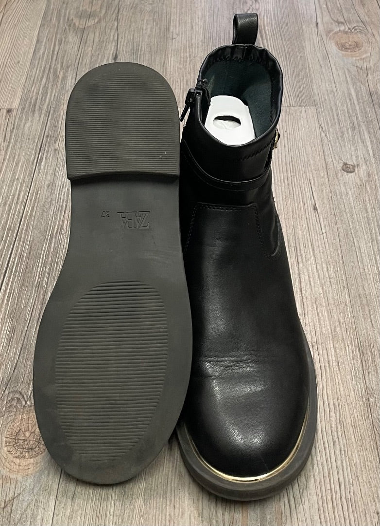 Black Zara Fall Boots, 6.5Y