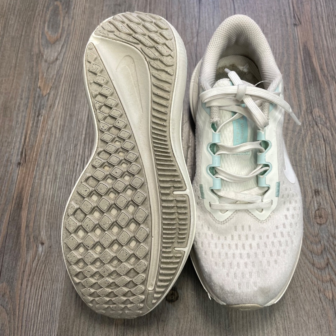 Ivory Nike Air Winflo Lace Up Shoes, 6.5Y