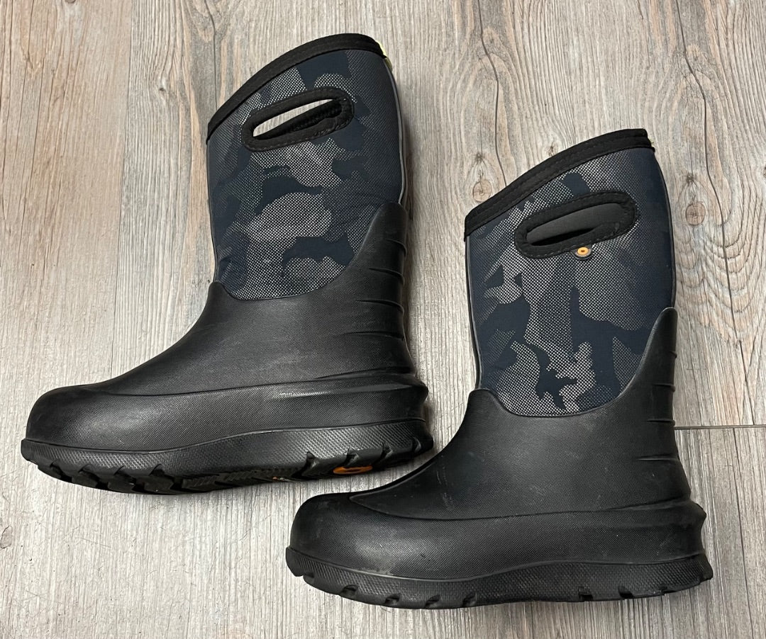 BlacK Bogs Winter Boots, 1Y