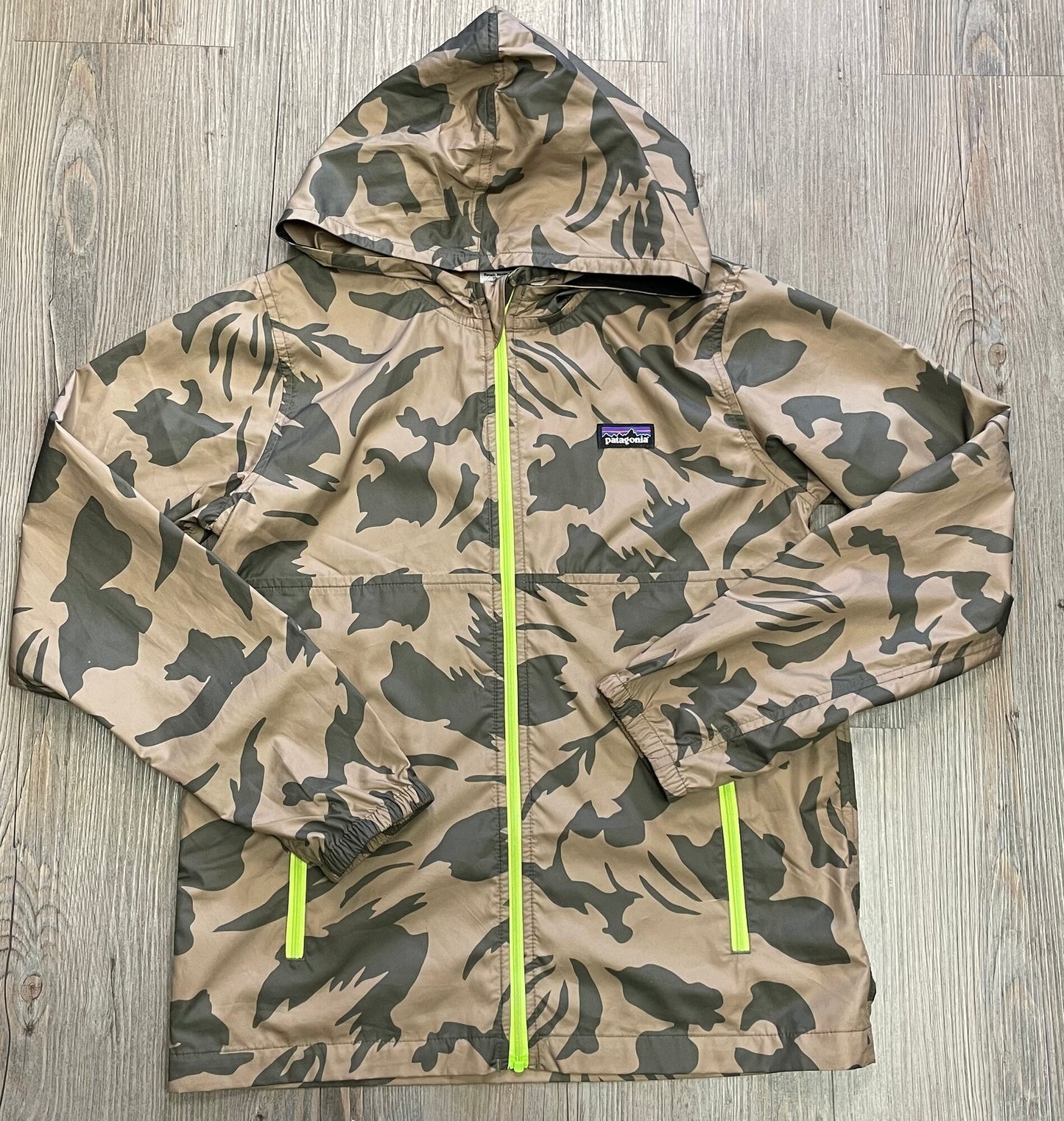 Camo Patagonia Windbreaker, 12Y