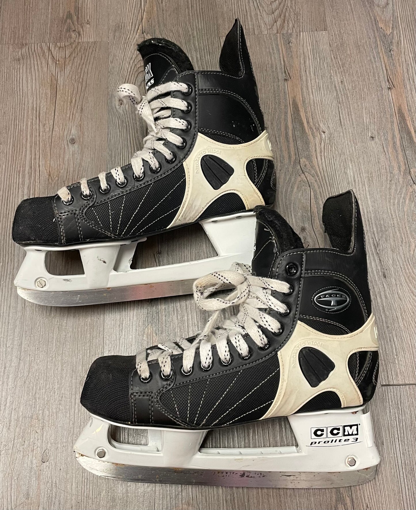 Black CCM Prolite 3, 8.5Y