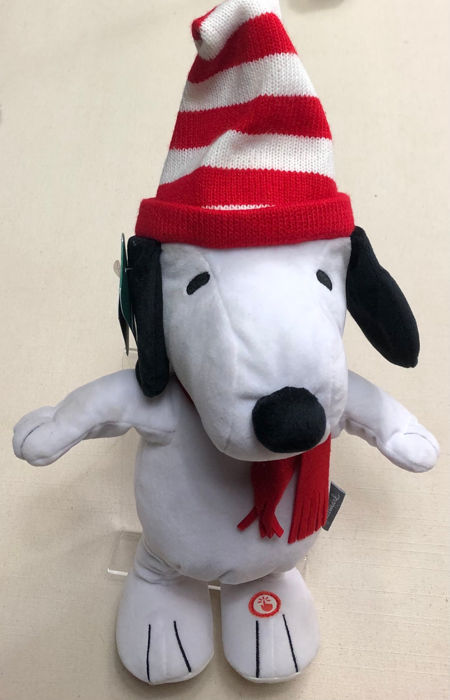 White Snoopy Peanuts Sing/walk, 16 Inch