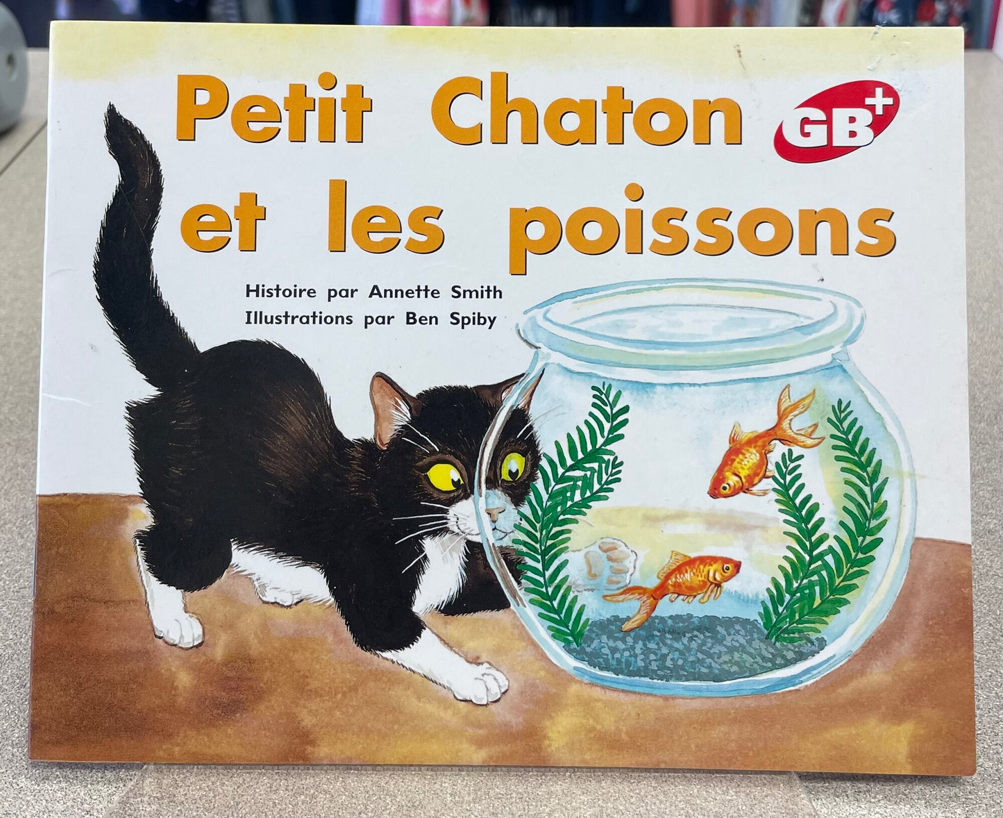 Multi Petit Chaton Et Les Poiss, Paperback