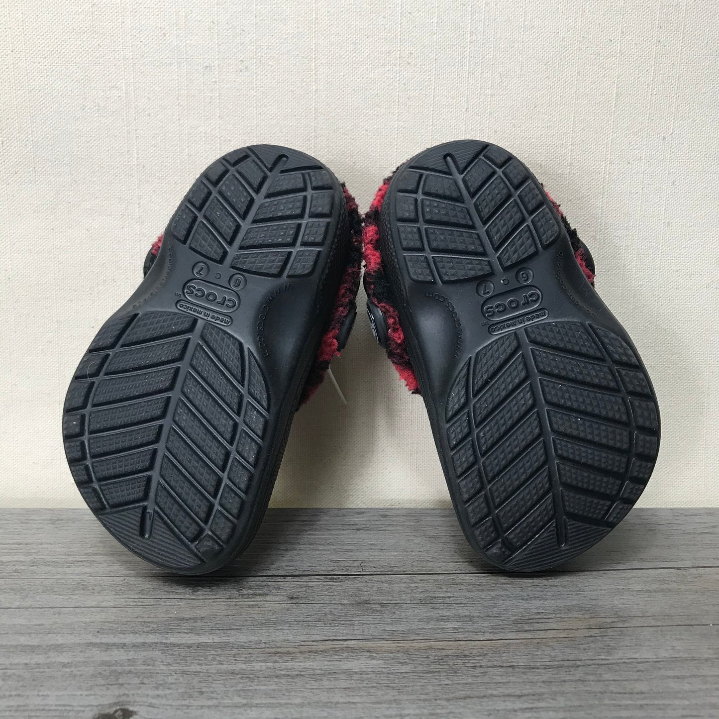 Black Crocs With Liner, 6-7T