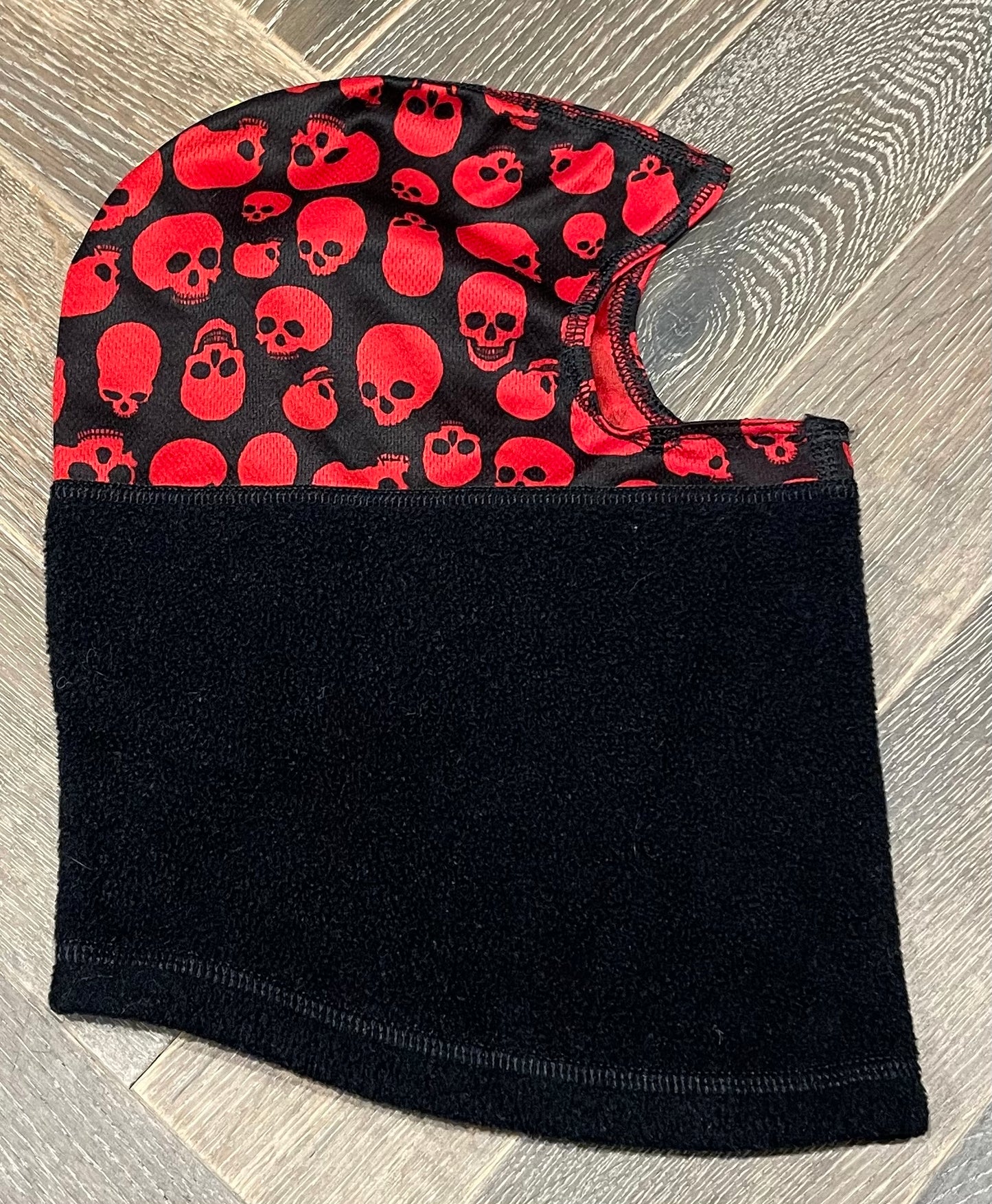 Red/blk Seirus Balaclava, 52-54 CM
