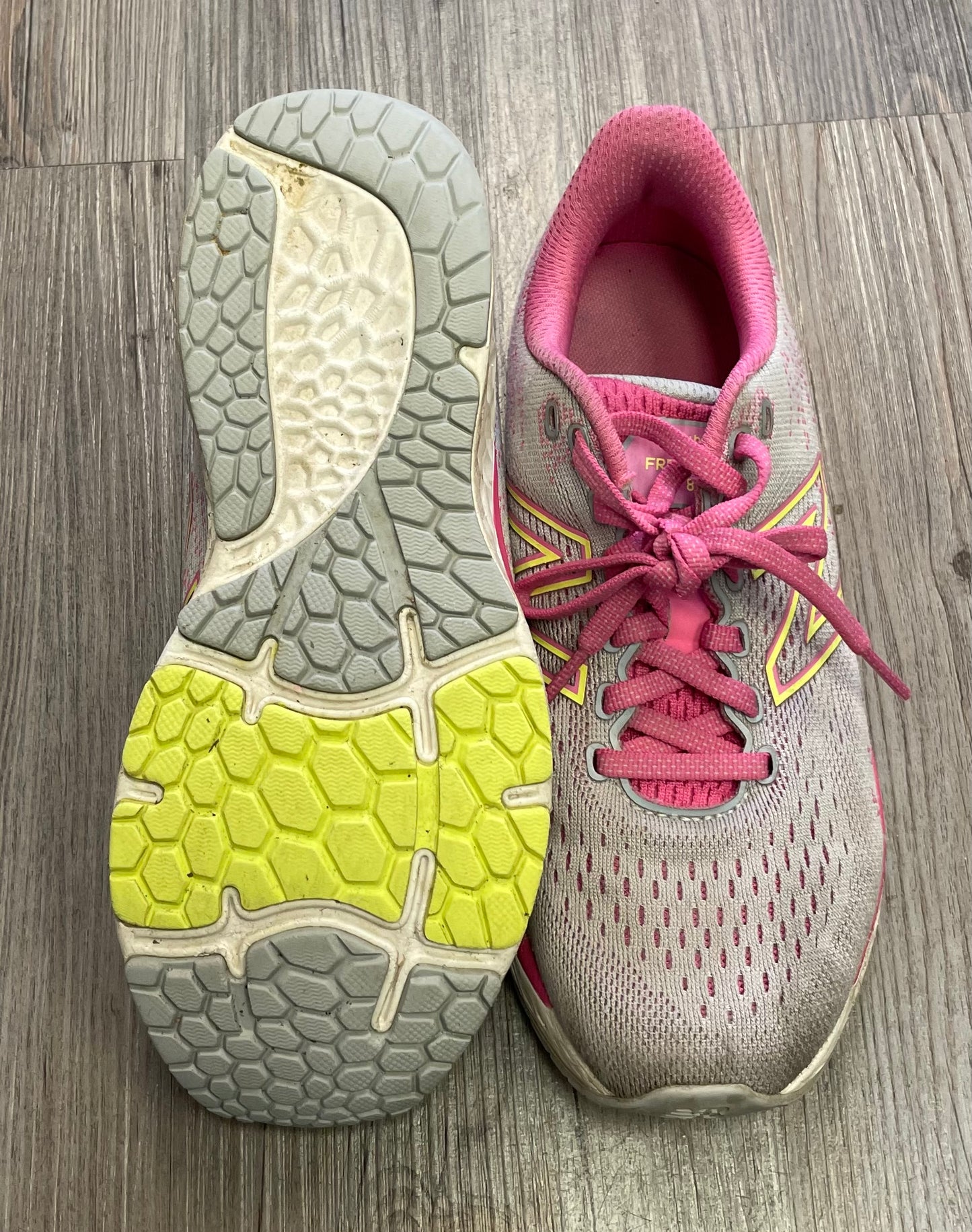 Pink New Balance Fresh Foam, 4Y