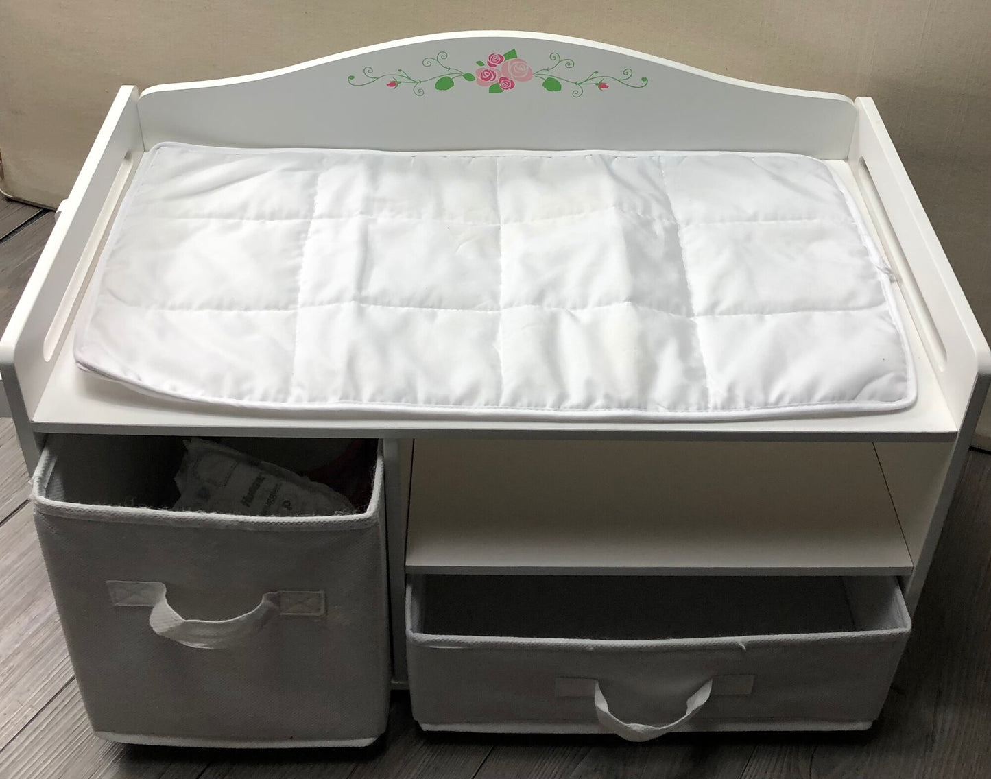 White Badger Doll Care Station, Set