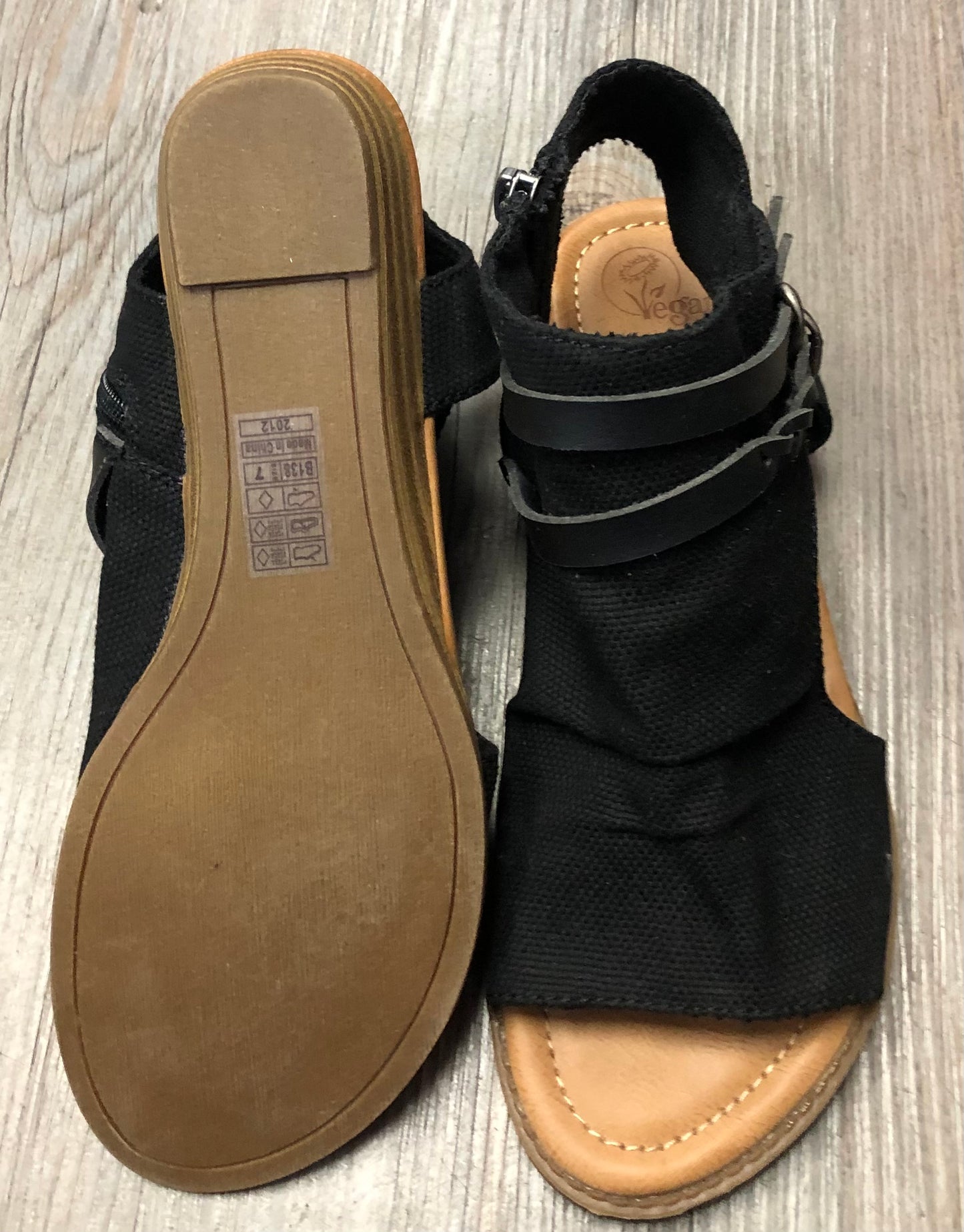 Black BlowFish Sandals, 7Y