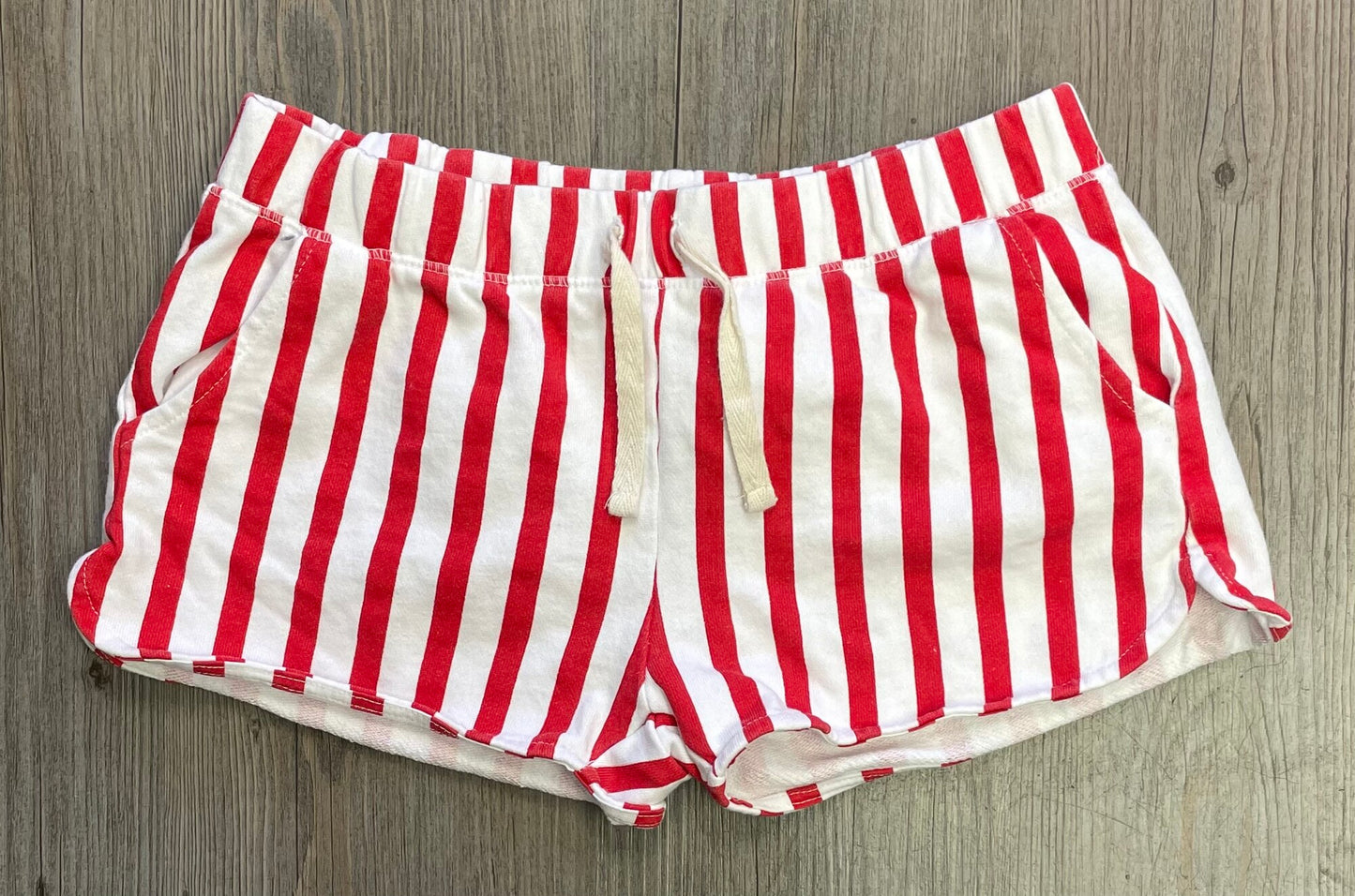 Red/whit Zara Shorts, 8Y