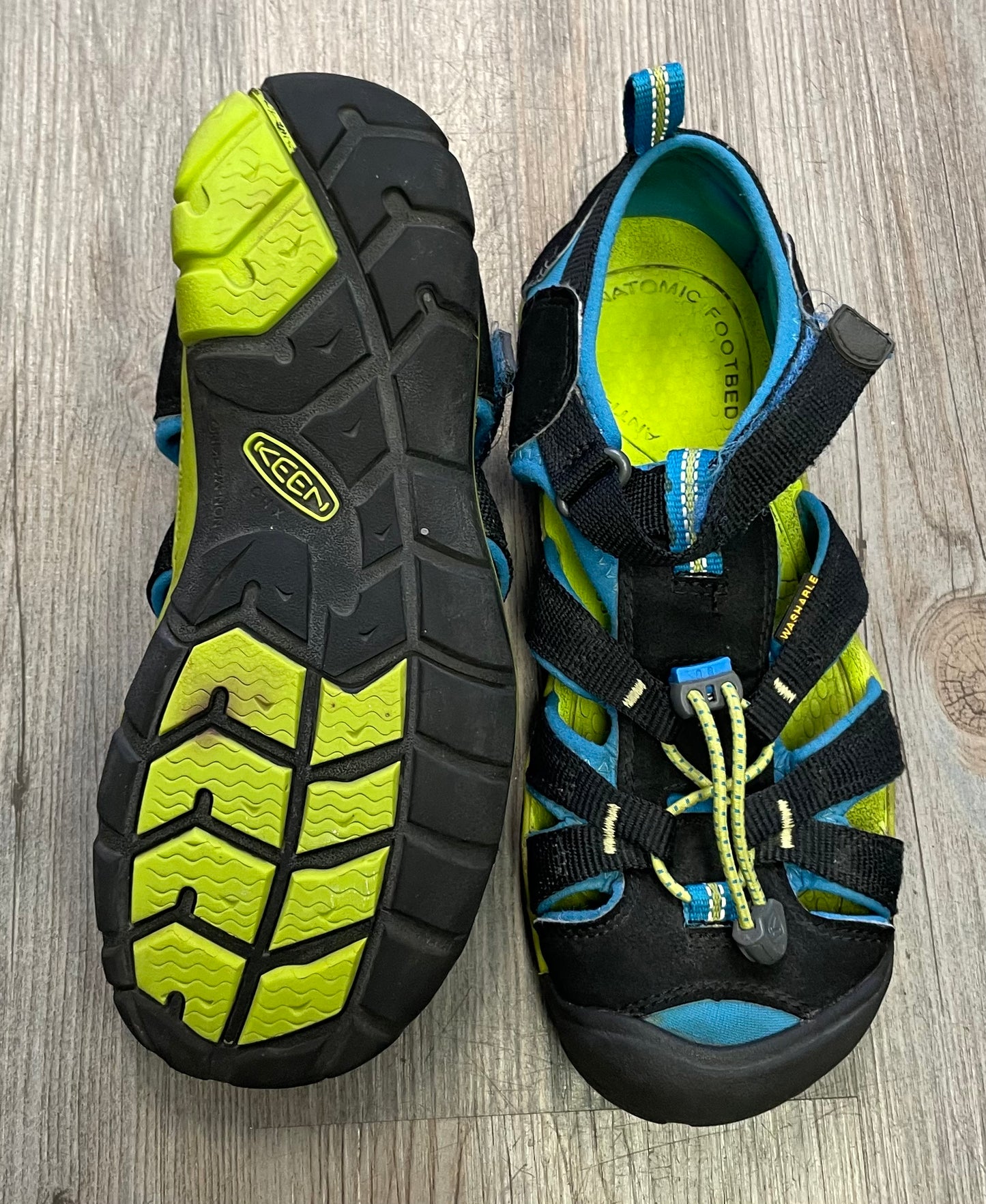 Black Keen Sandals, 4Y
