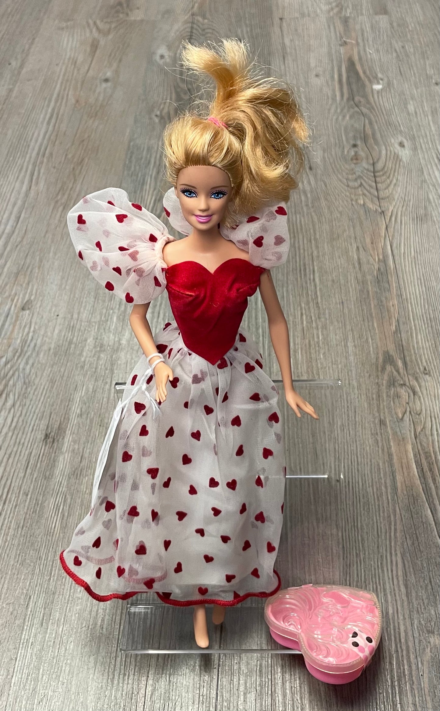 Red  Barbie Loving You, None