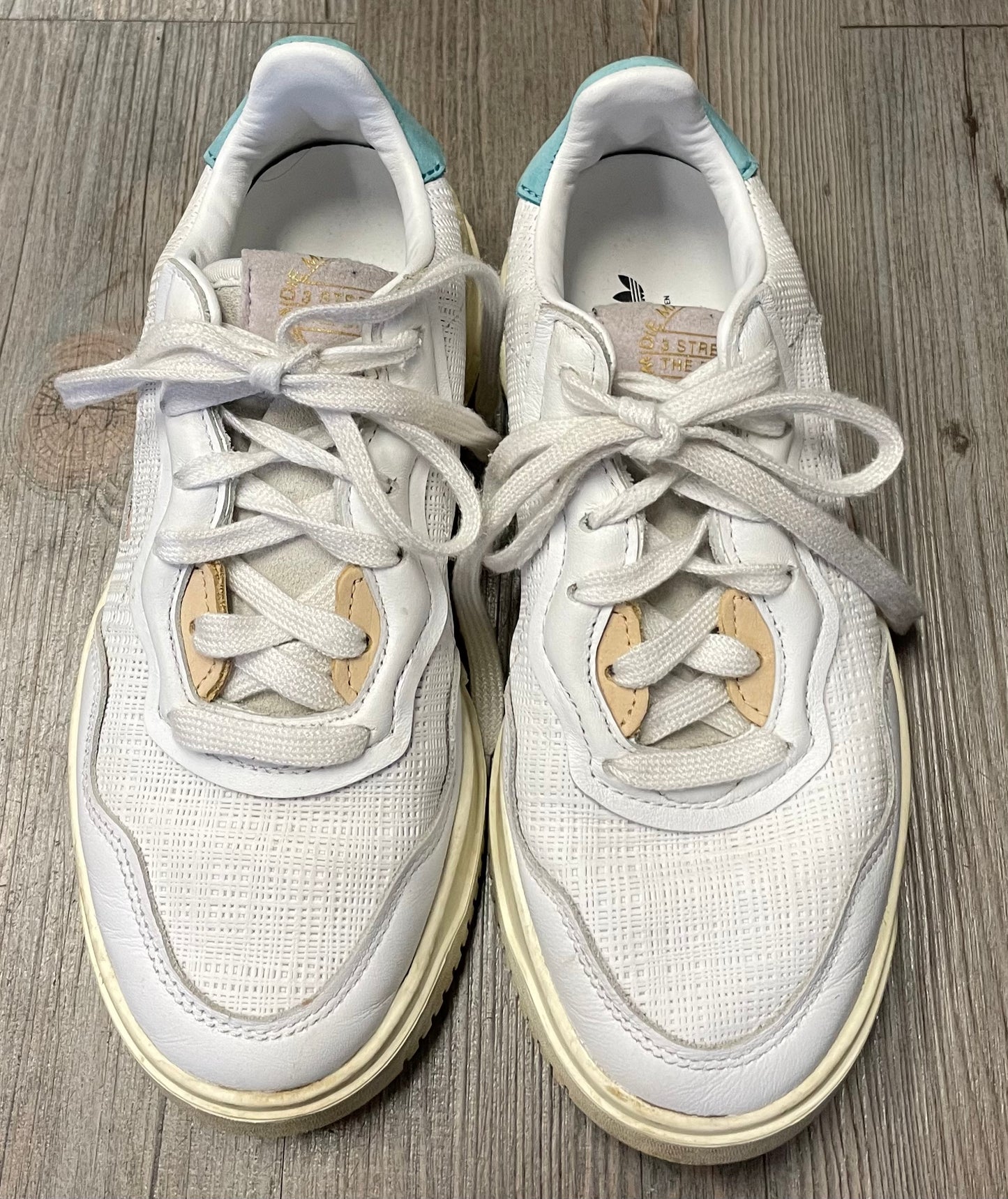 White  Adidas Shoes 3 Streifen, 5Y