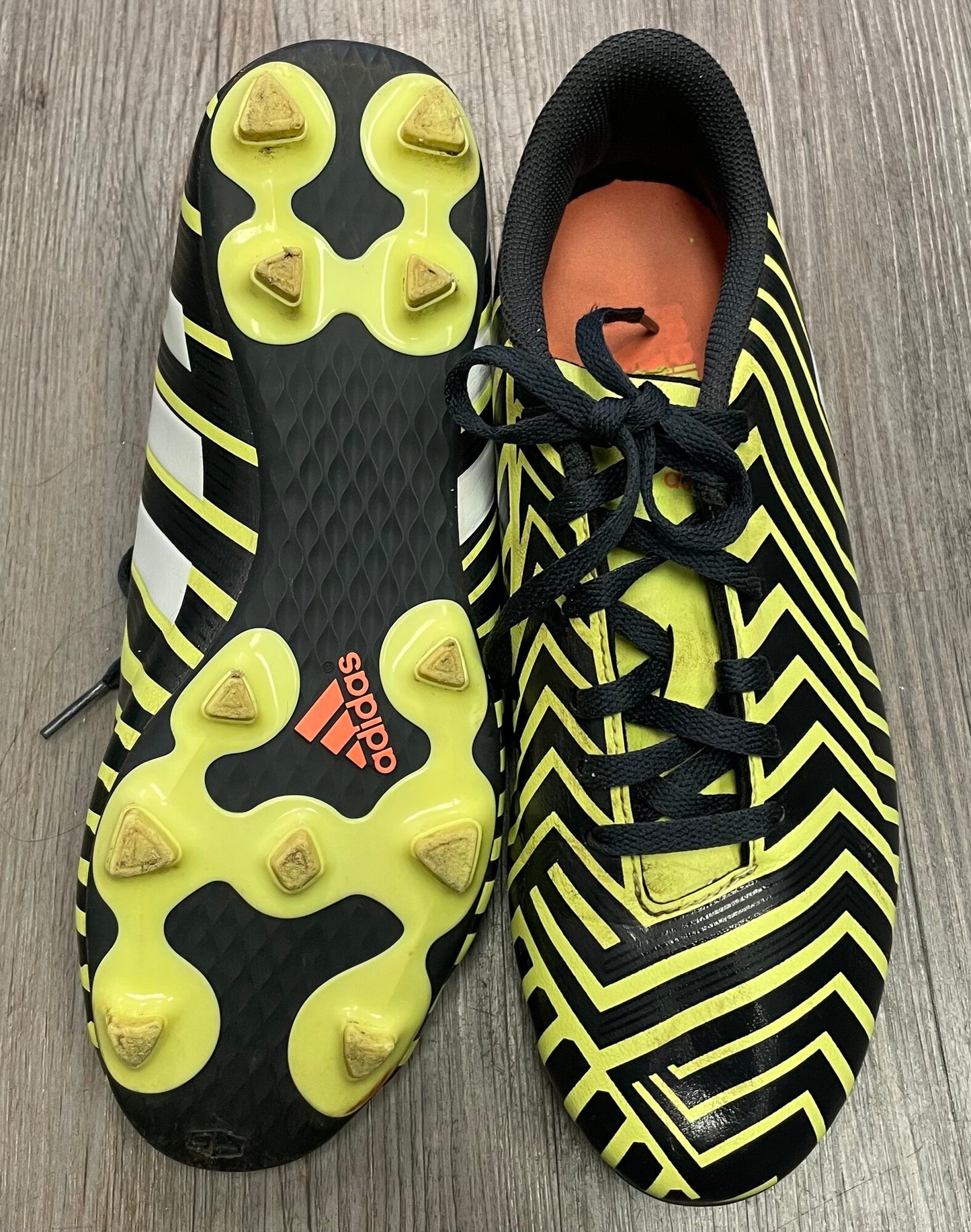 Blk/yell  Adidas Soccer Cleats, 7.5Y