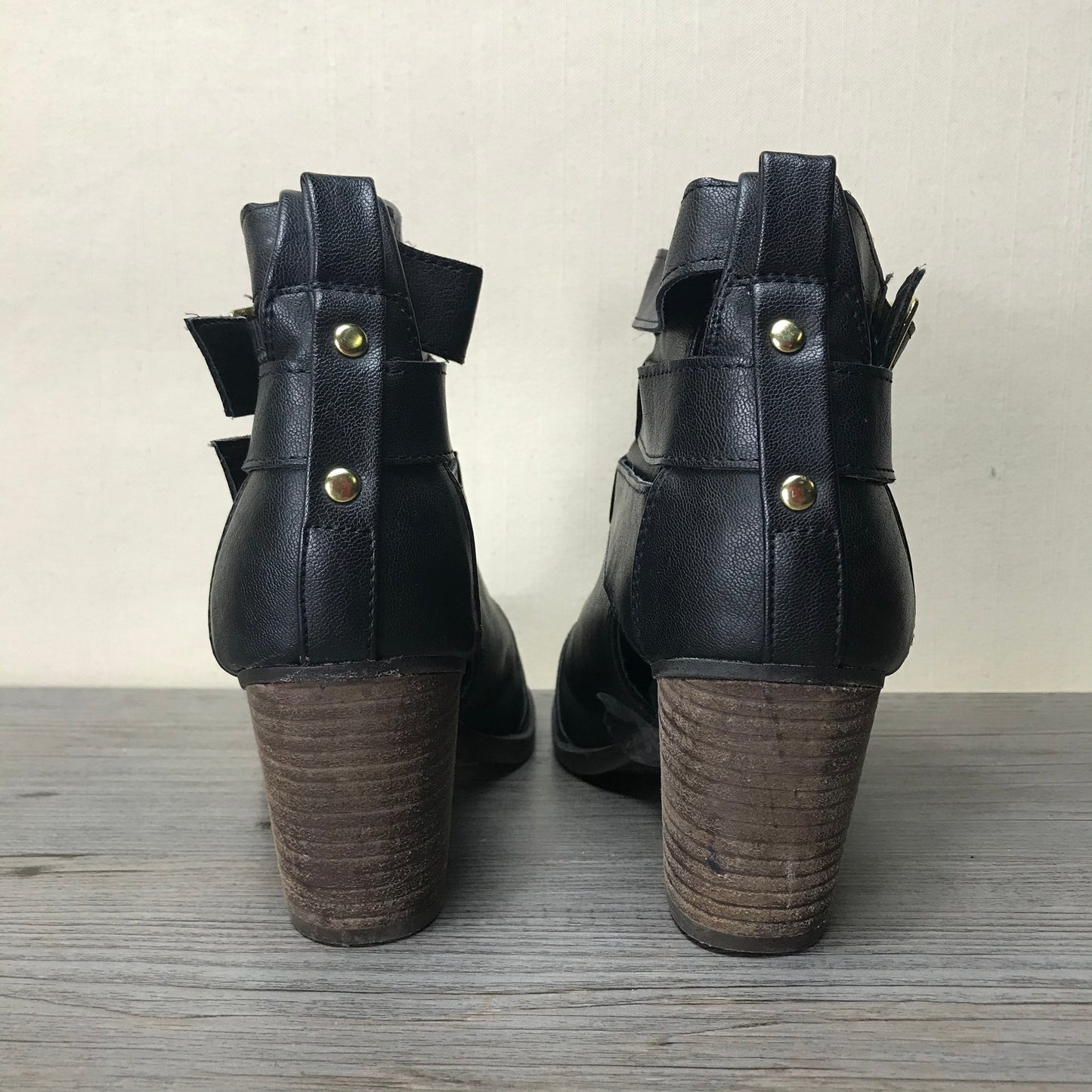 Black  Buckle Heel, 6Y
