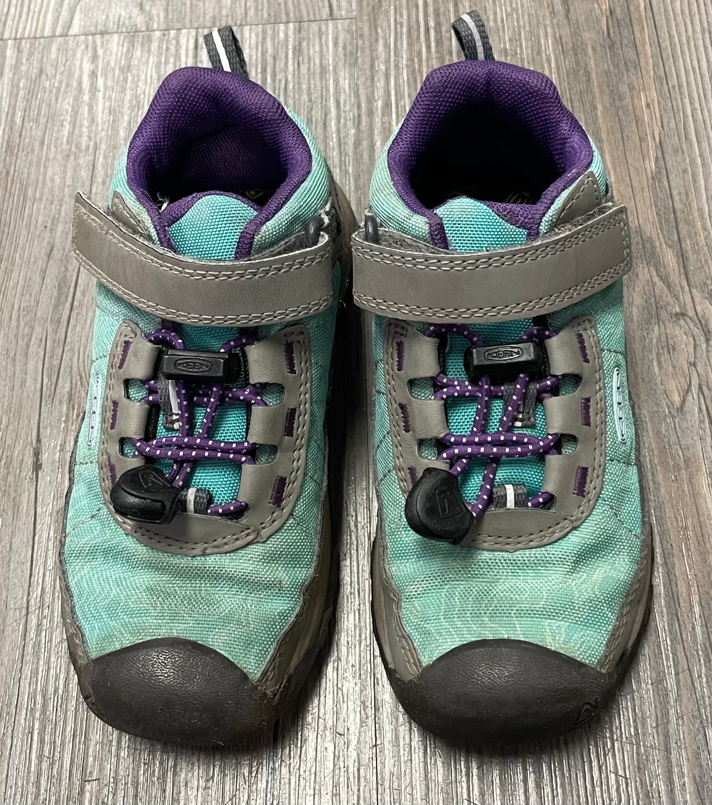 Mint  Keens Hiking Shoes, 9T