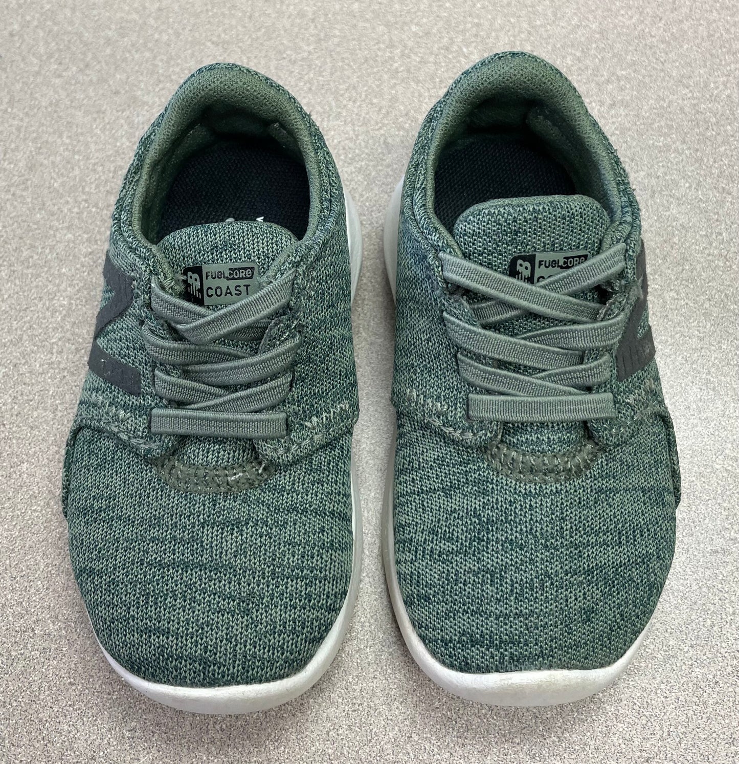 Olivegre  New Balance Sneaker, 5T