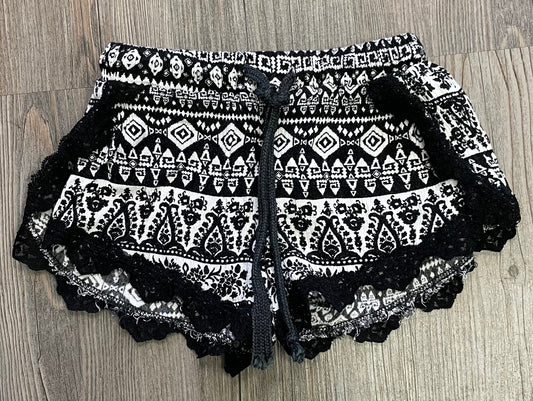 Black  T2 Love Shorts, 4Y