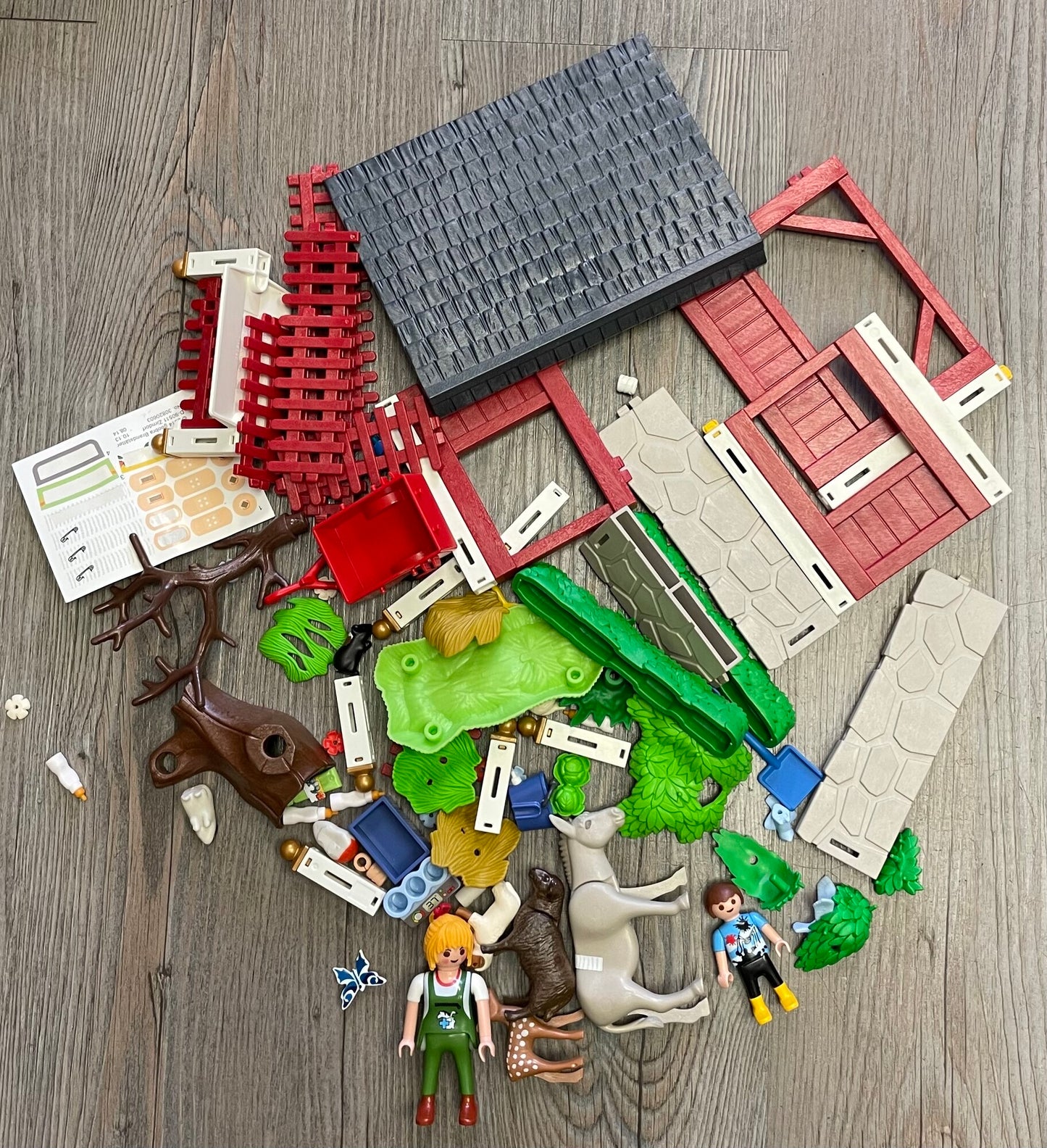 Multi  Playmobil Vet Clinic 5531, AS IS