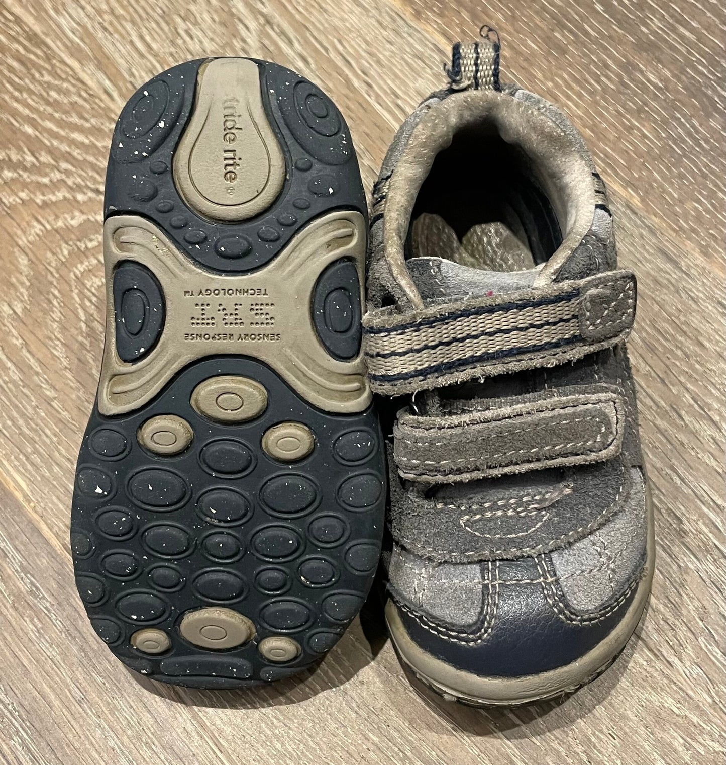 Grey  Stride Rite  Suede, 5T