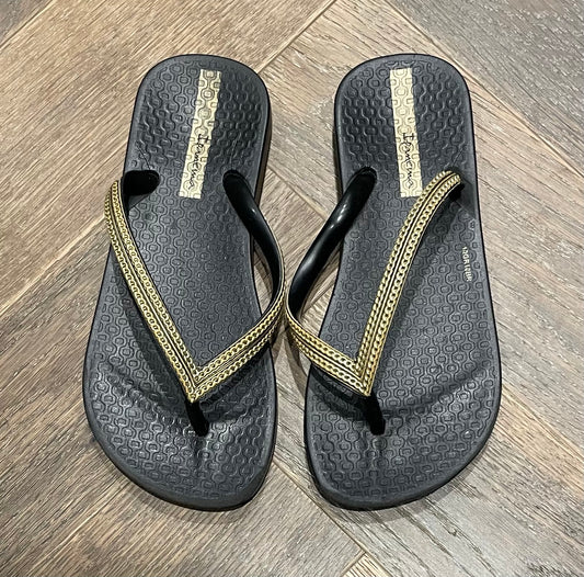 Black  Ipanema Flip Flop, 12Y