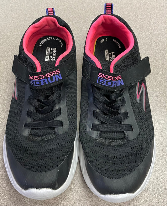 Black  Skechers Velcro Shoes, 4Y