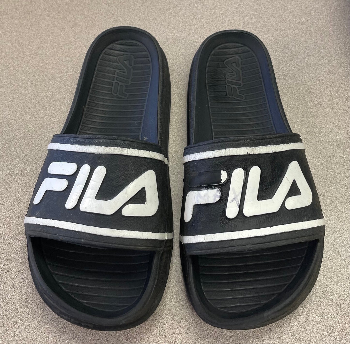 Black  Fila Slides, 11Y