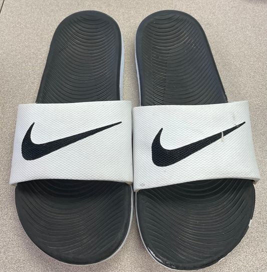 Black  Nike Slides, 4Y