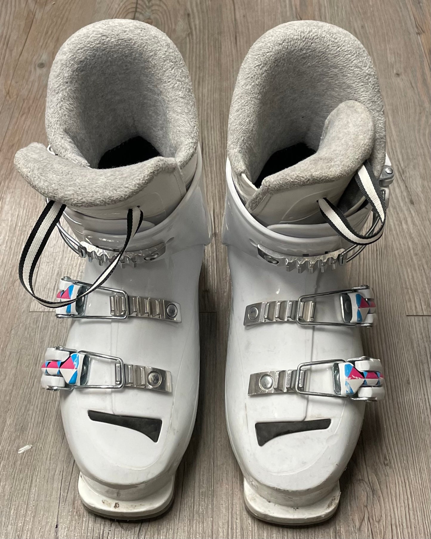 White  Rossignol Fun Girl, 20.5