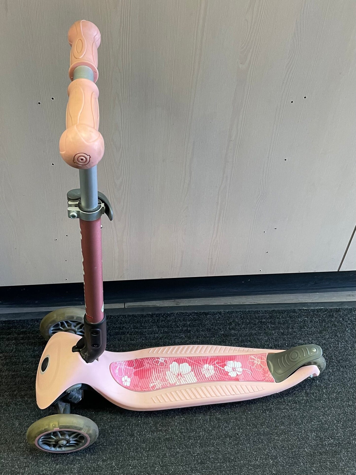 Pink  Globber Scooter, 2-5Y