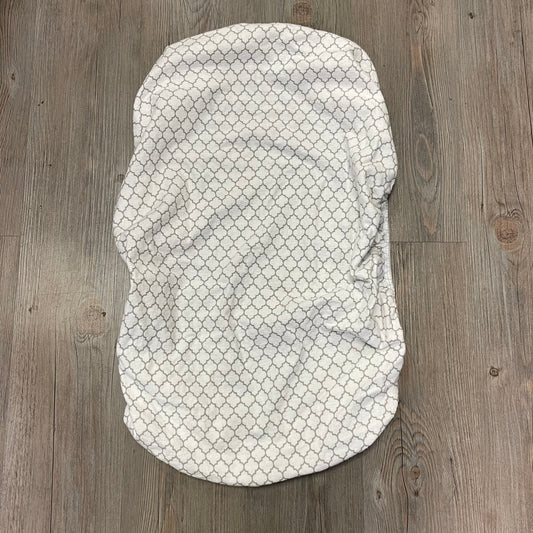 Grey  Kushies Bassinet Sheet, Pre-owned