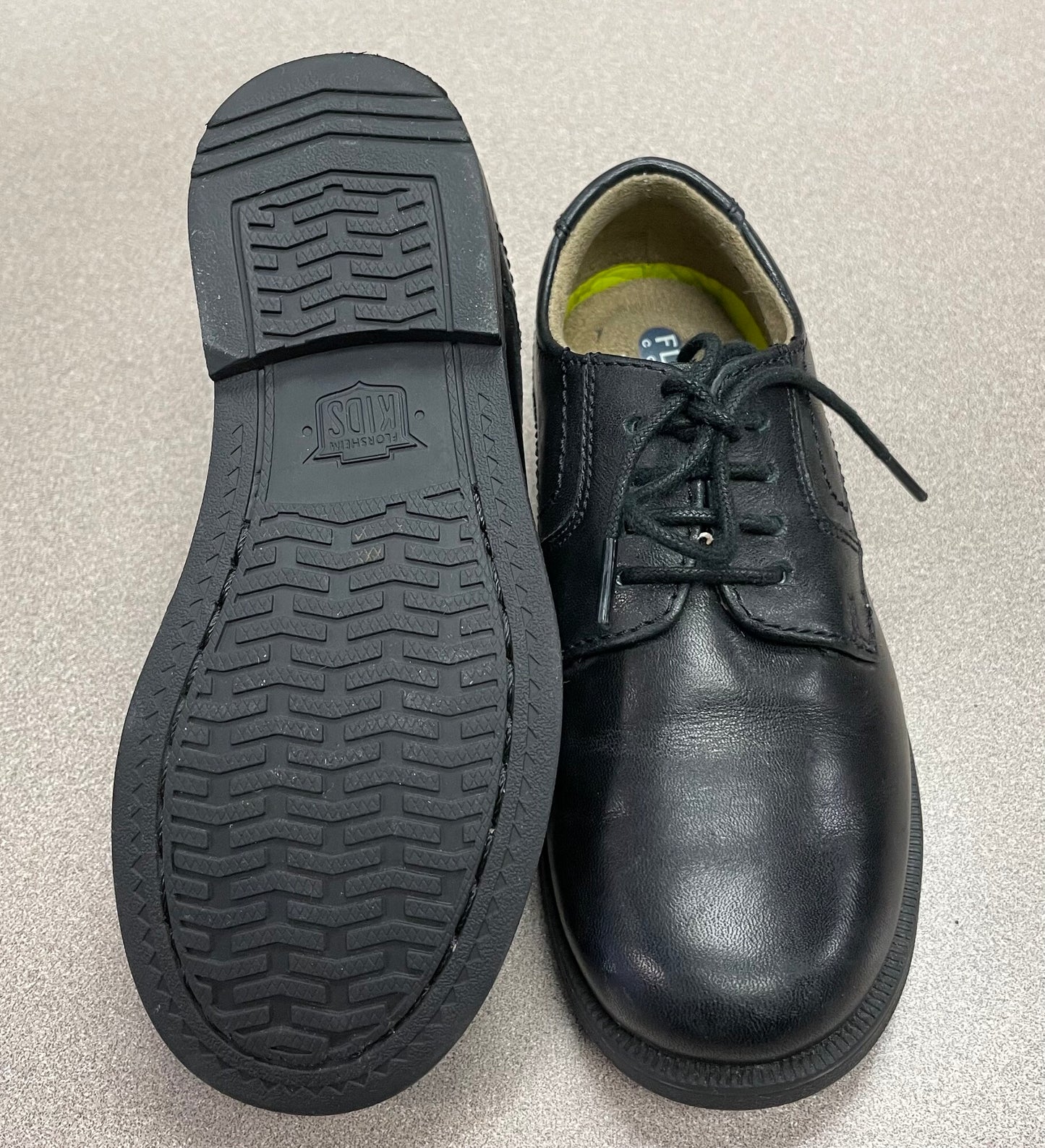 Black  Florsheim Dress Shoe, 9T