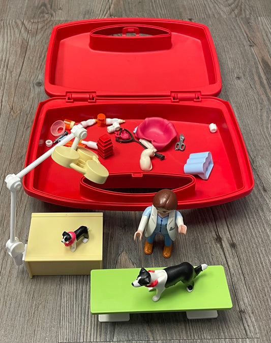Multi  Playmobil Vet Clinic 5653, Pre-owned