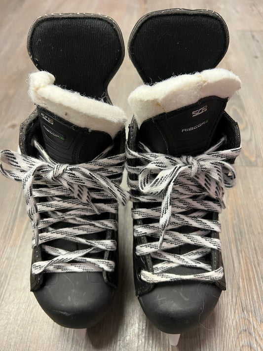 Black  Reebok Ribcor2, 11Y