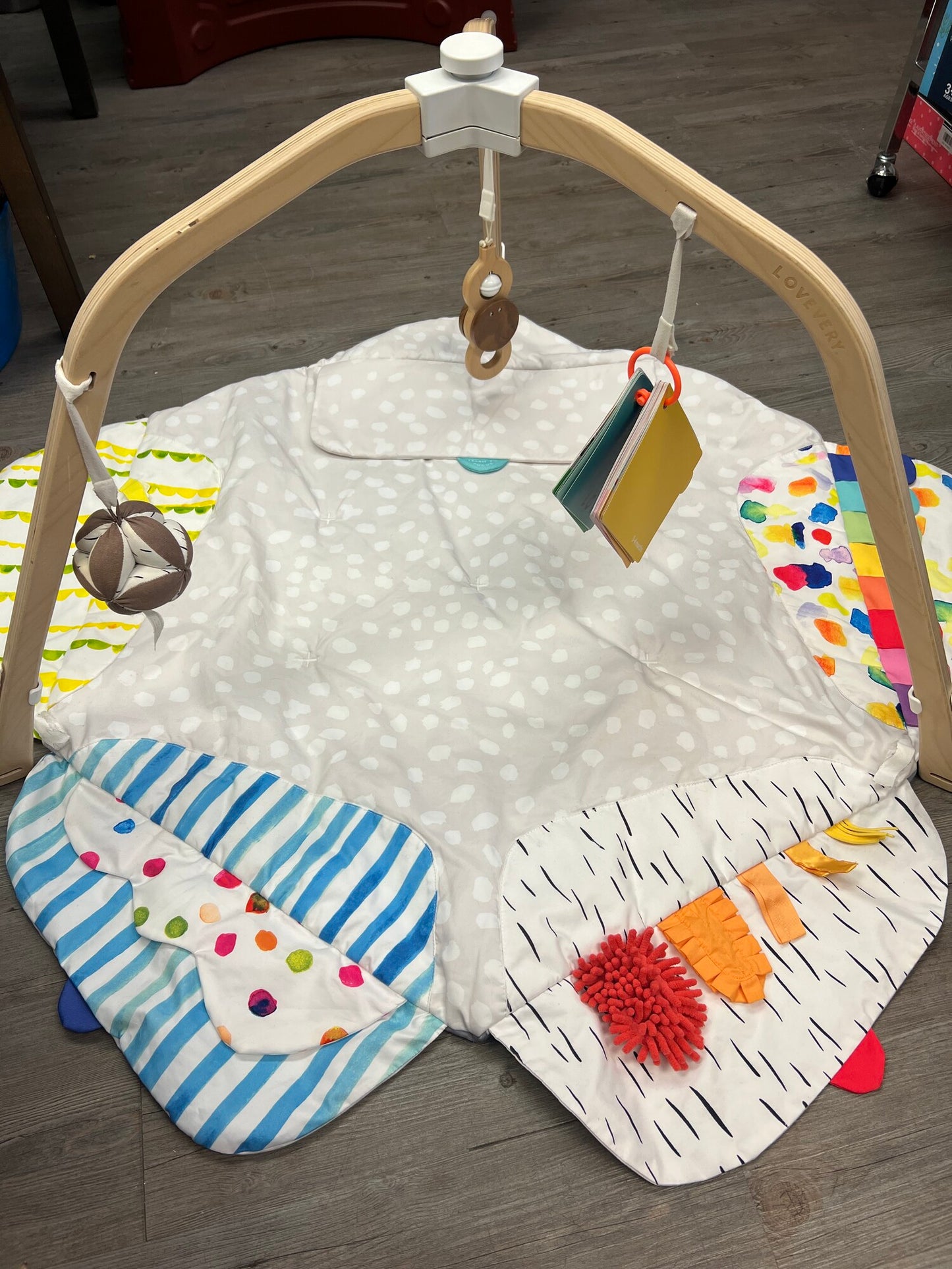White  Lovevery Play Gym, 0M+