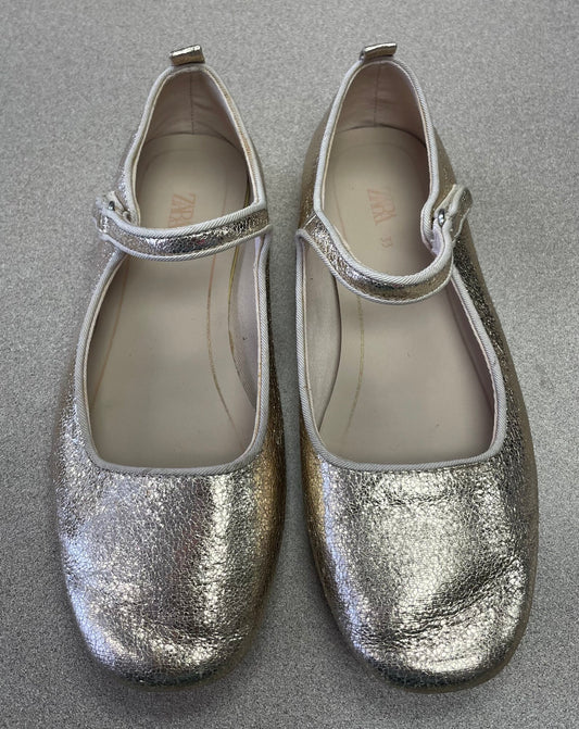 Gold  Zara Shoes, 2Y