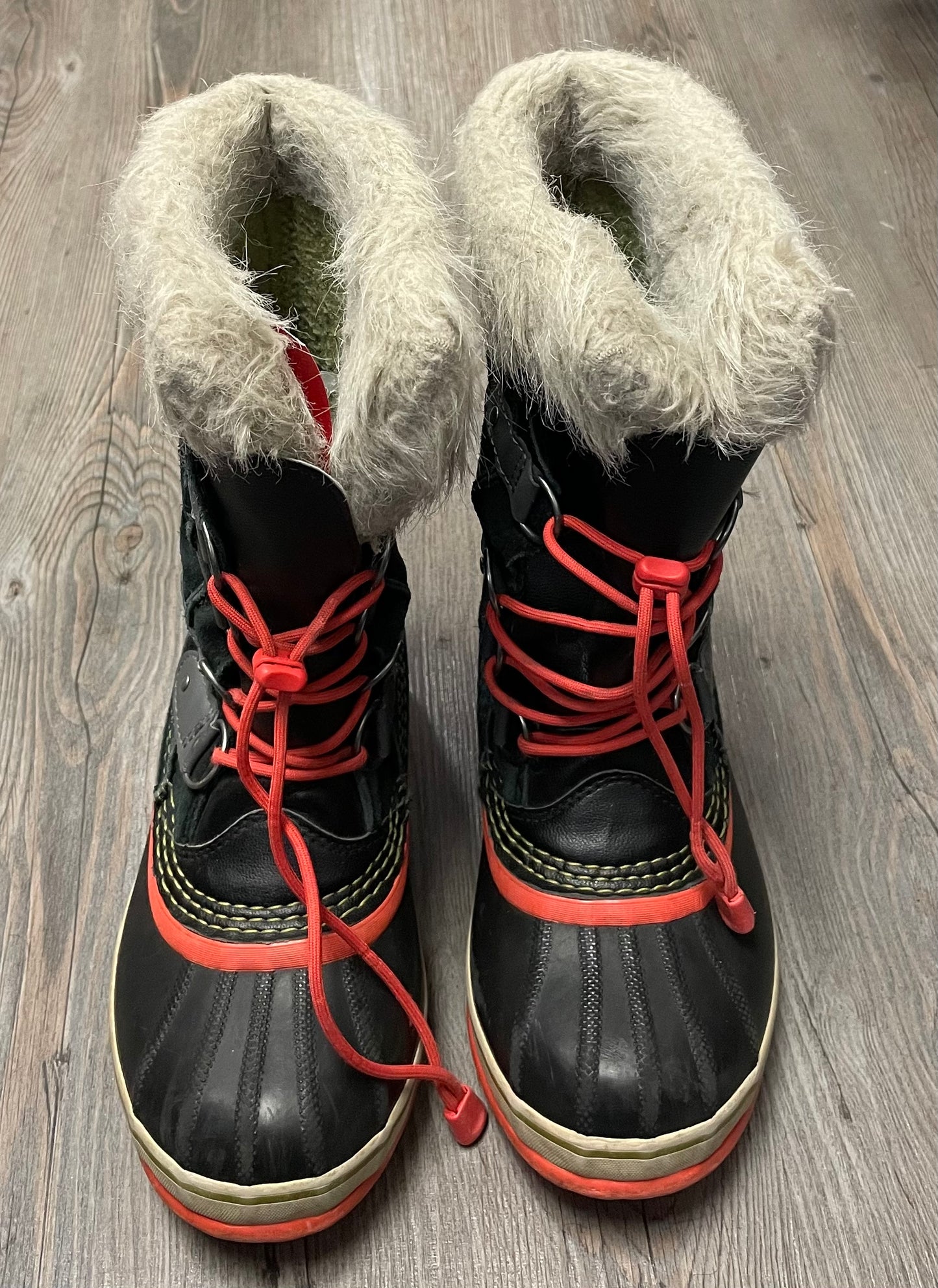 Black/ R  Sorel Winter Boots Suede, 3Y