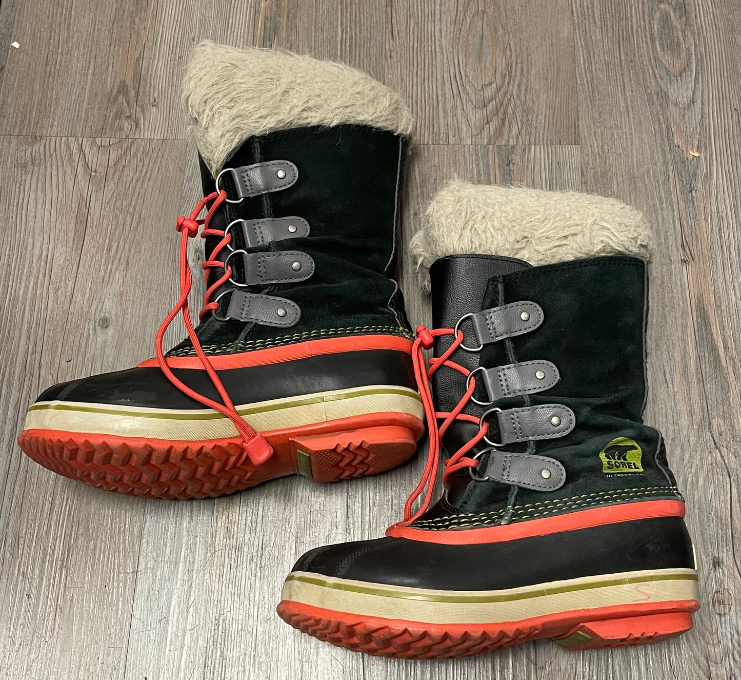 Black/ R  Sorel Winter Boots Suede, 3Y