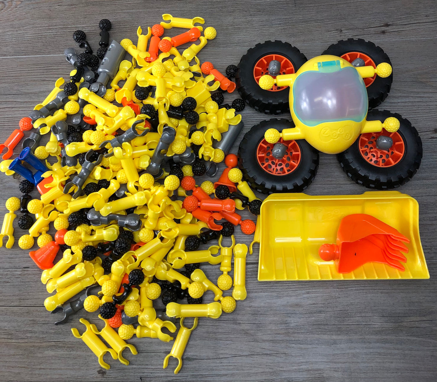 Yellow  ZOOB Z-Strux Lift N Loade, Complete