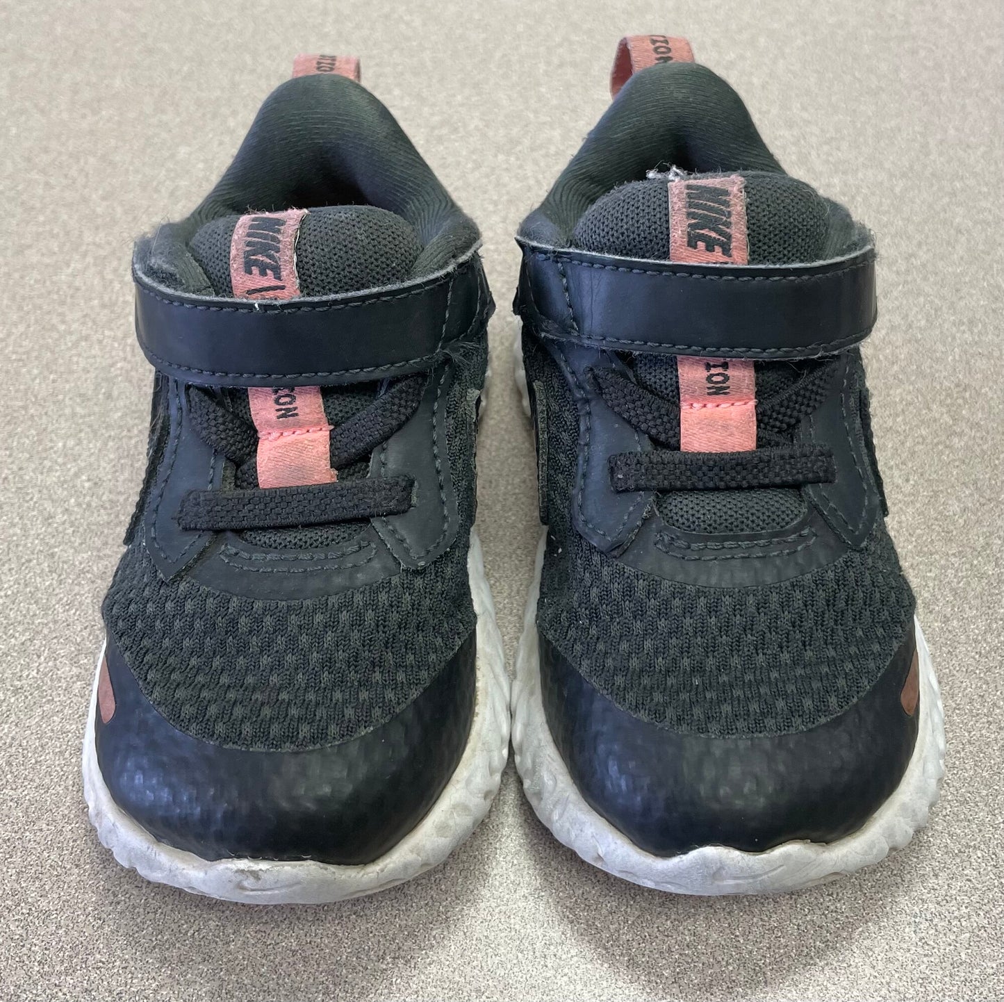 Blk/cora  Nike Velcro Shoes, 6T