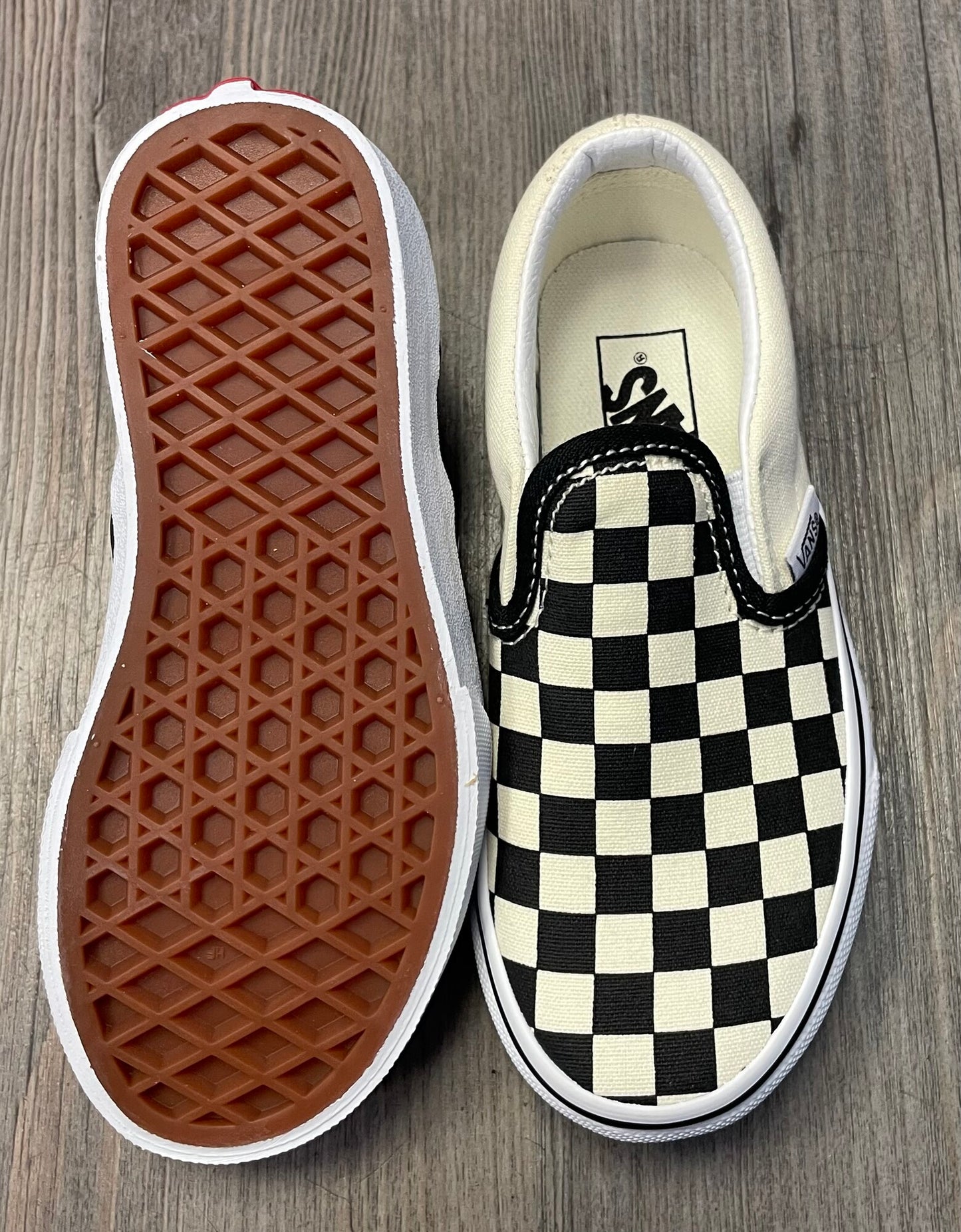 Blk/whit  Vans Slip On Sneaker, 11Y