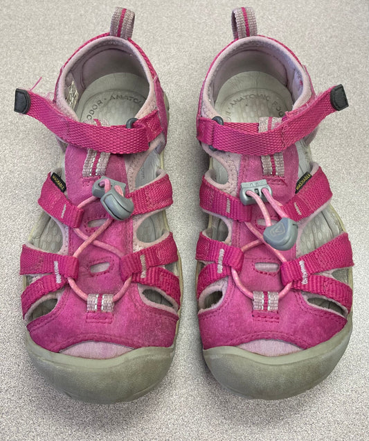 Fuchsia  Keens Sandals, 13Y