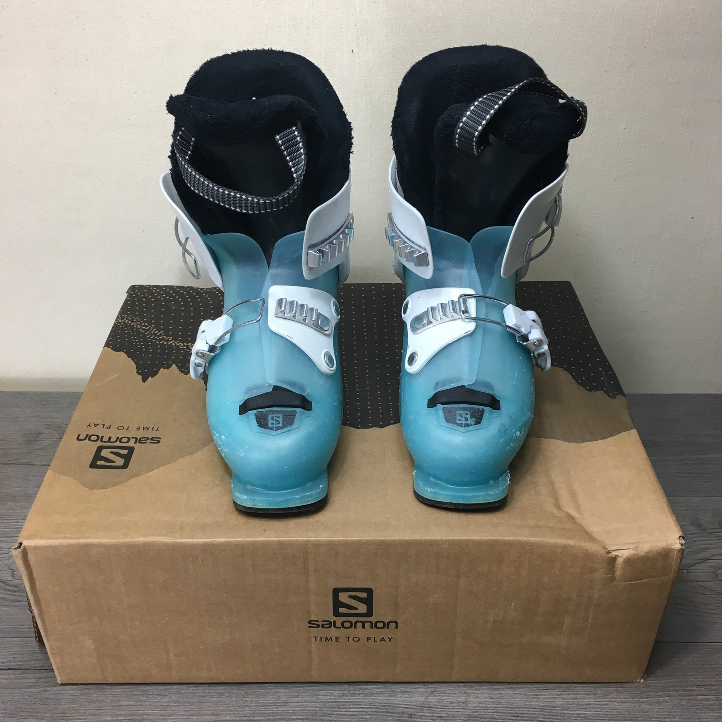 Teal/Wht  Salomon Skis & Ski Boots, 110 & 20