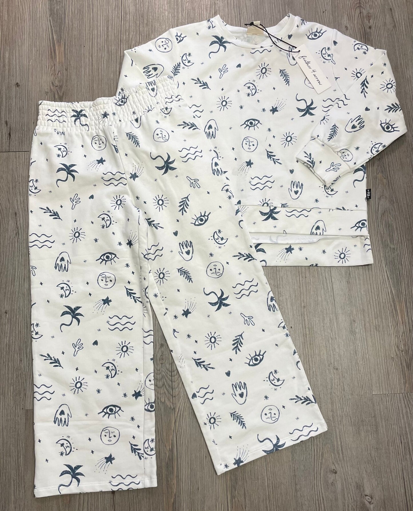 White/bl  F4A Sweat Set, 6Y