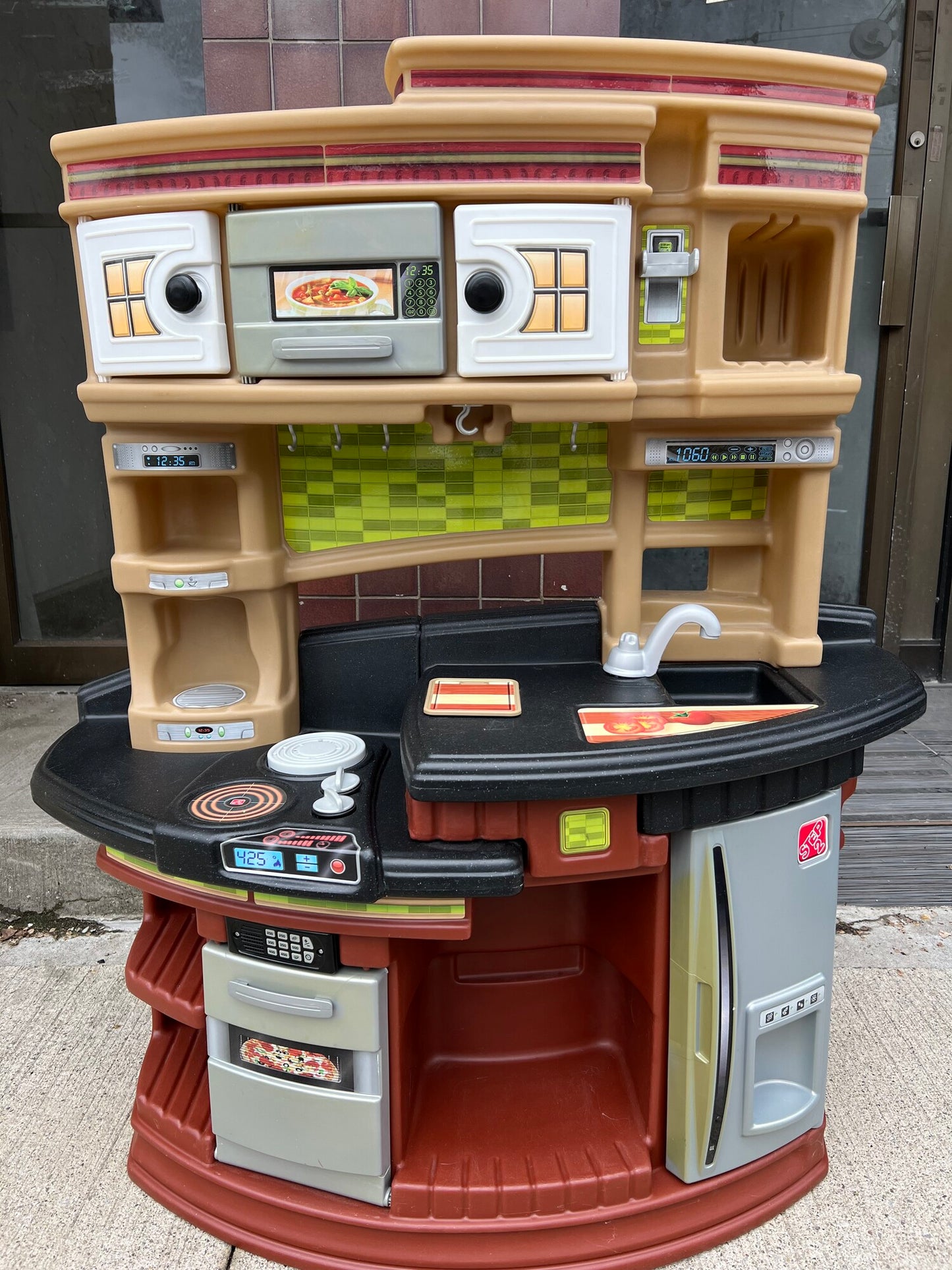 Brown  Step 2 Kitchen, Accessorie