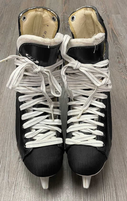 Black  CCM Tack Slim Hockey, 6Y
