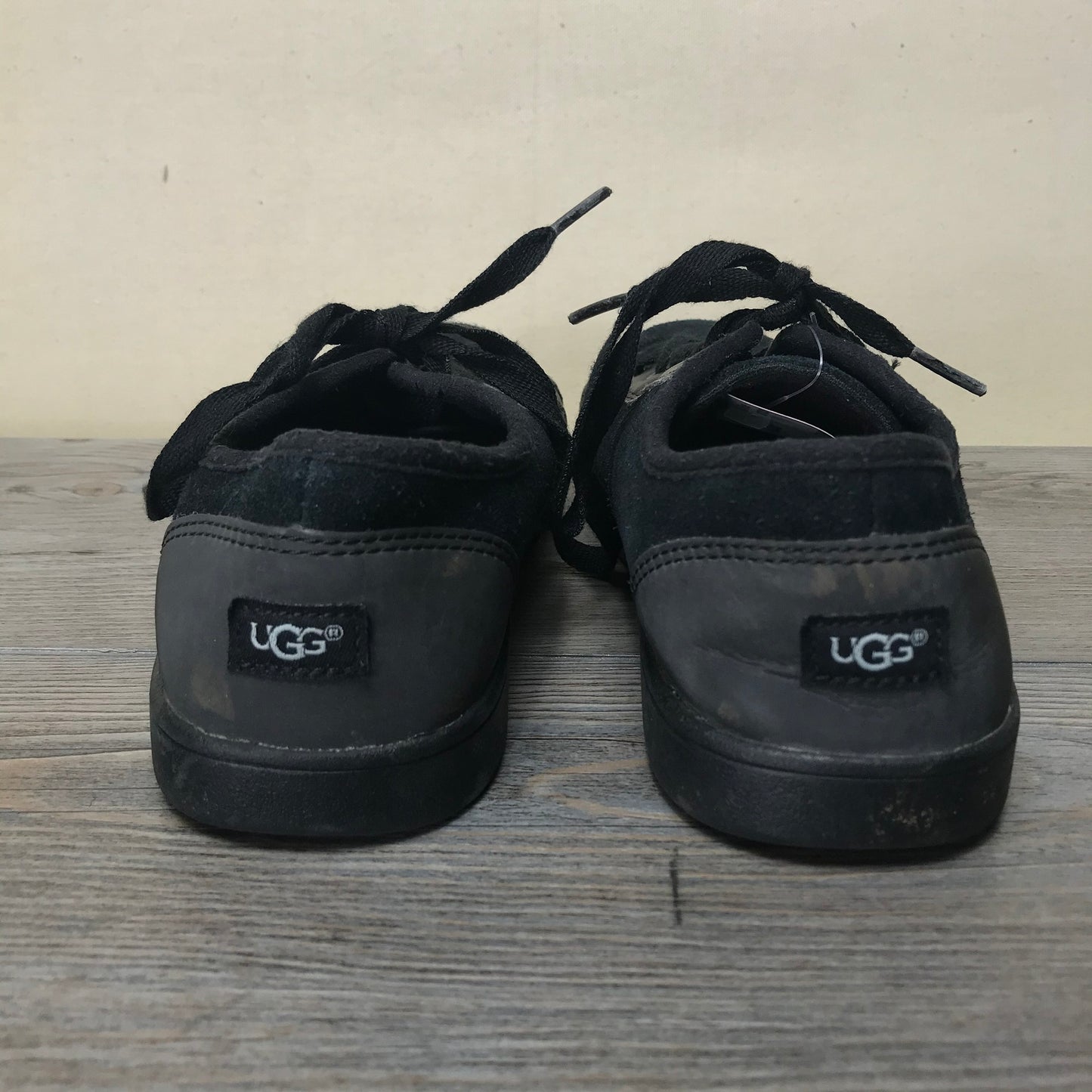 Black  UGG Suede Lace Up, 3Y