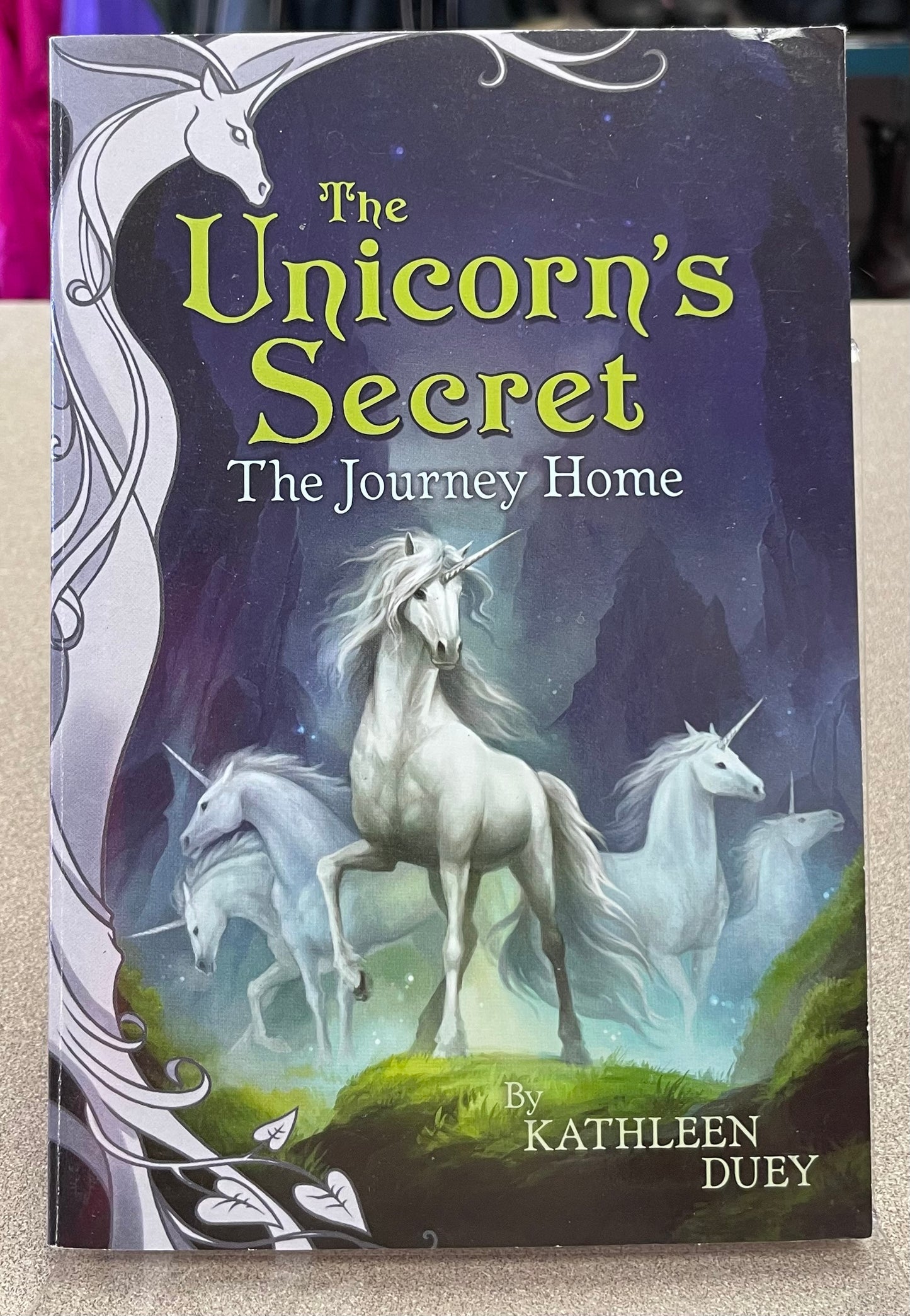 Multi  The Unicorns Secrets 8, Paperback