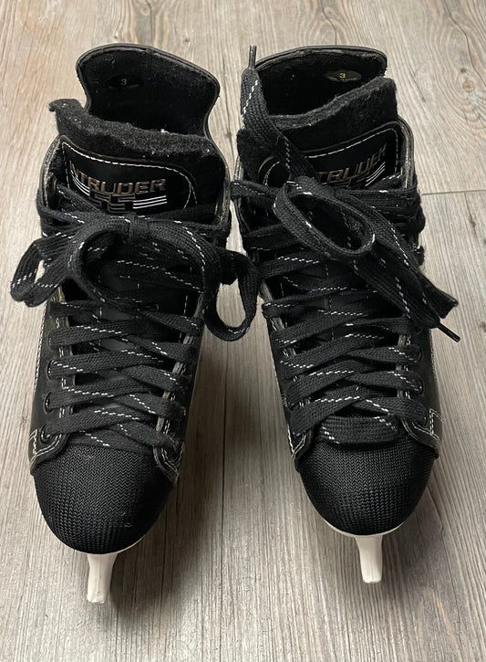 Black  CCM Intruder Hockey Skate, 3Y